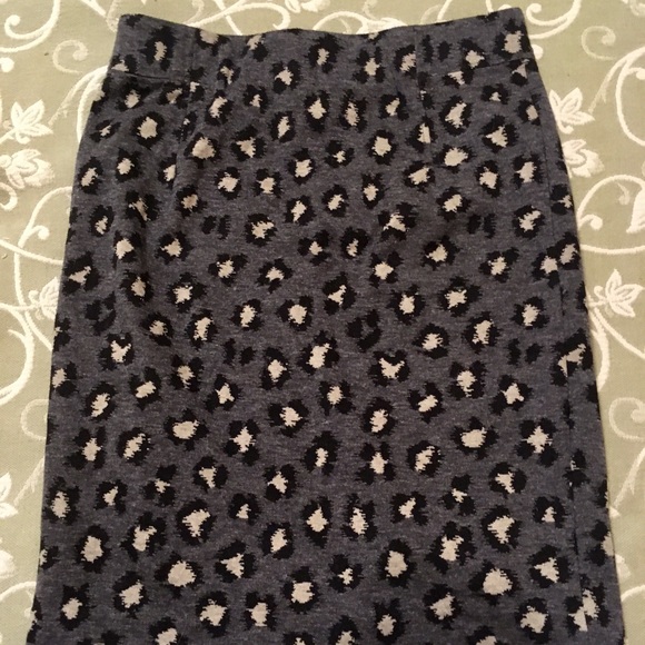 LOFT Cheetah Pencil Skirt - Picture 2 of 4